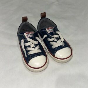 Converse Tennis Shoes